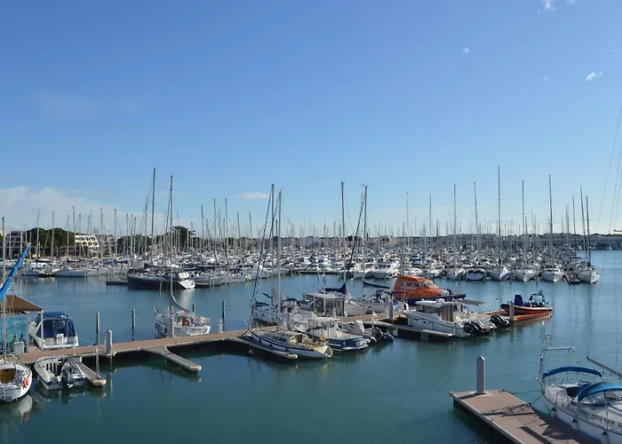 Cosy 4 Pers, A Pied, Parking Gratuit Port Camargue - Fr-1-250-176 *